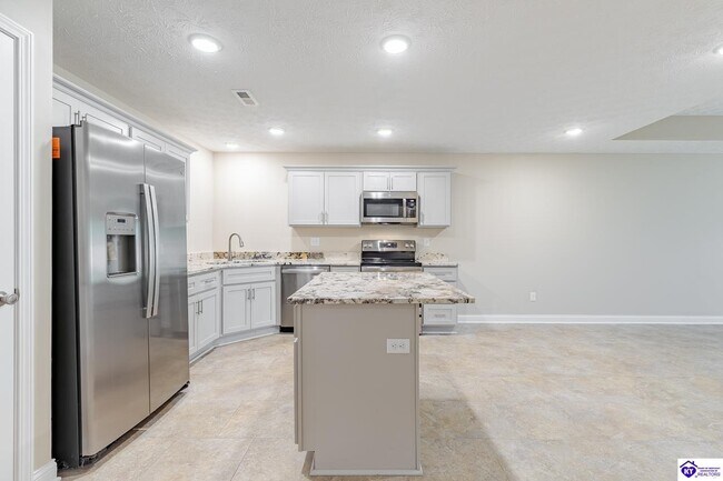 Building Photo - 305 Breckinridge Cir