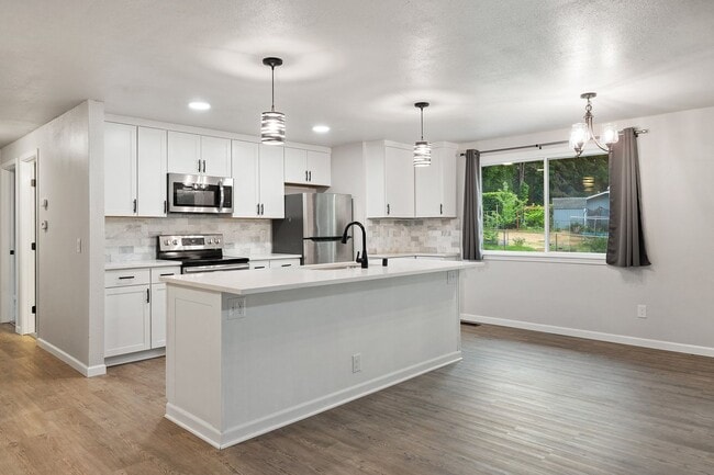 Building Photo - Rambler in Port Orchard with Fenced Yard