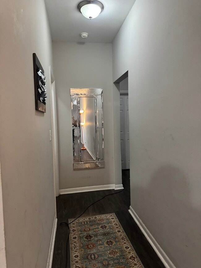 Building Photo - 7013 N Paulina St