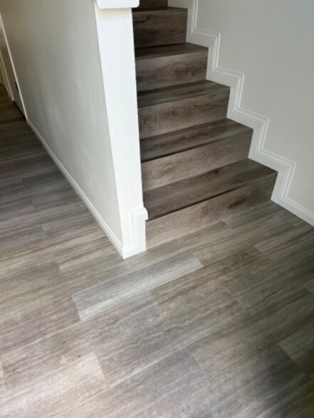 Building Photo - 125 Melody Ln