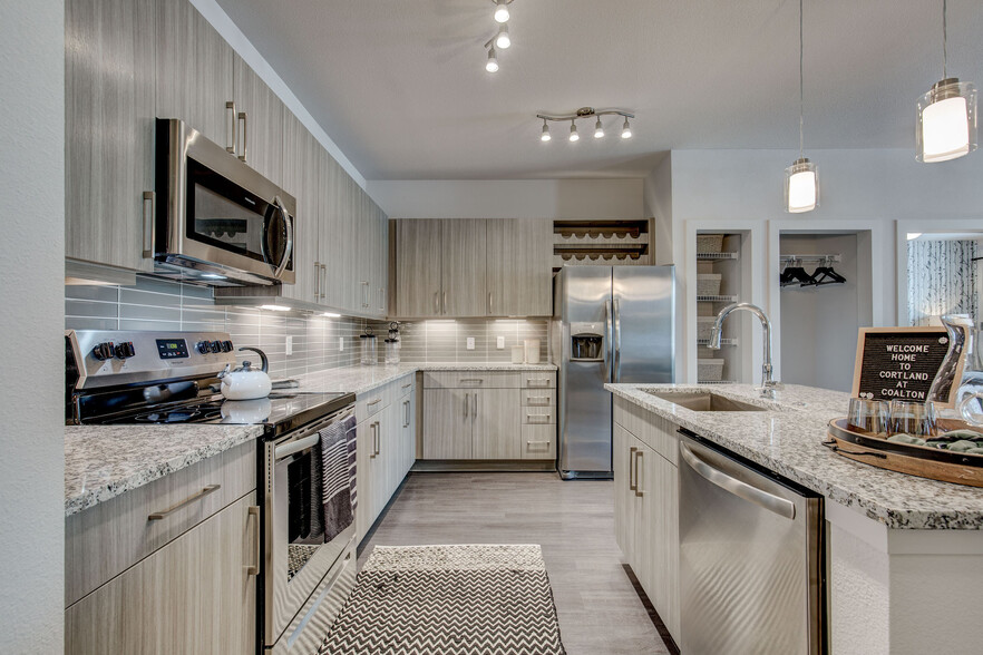 Kitchen Islands - Cortland at Coalton