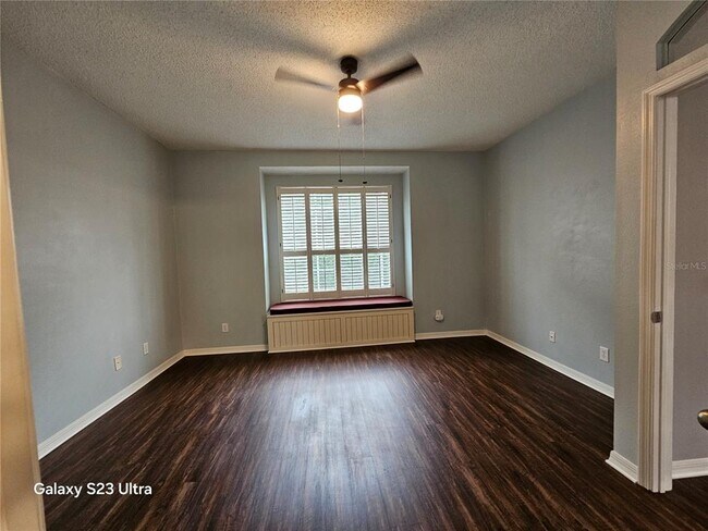 Building Photo - 9852 Bridgeton Dr