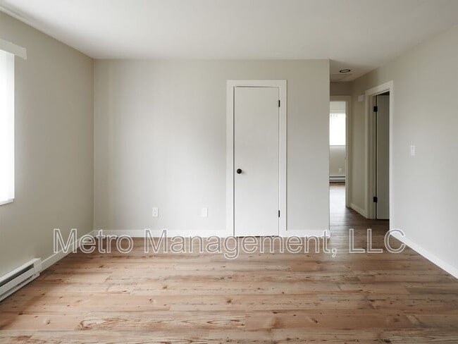 Building Photo - 8309 N Fowler Ave