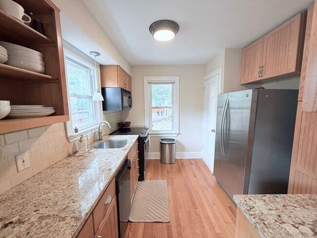 Building Photo - 5638 Wentworth Ave