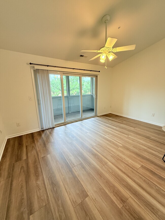 Building Photo - 1280 White Tree Ln