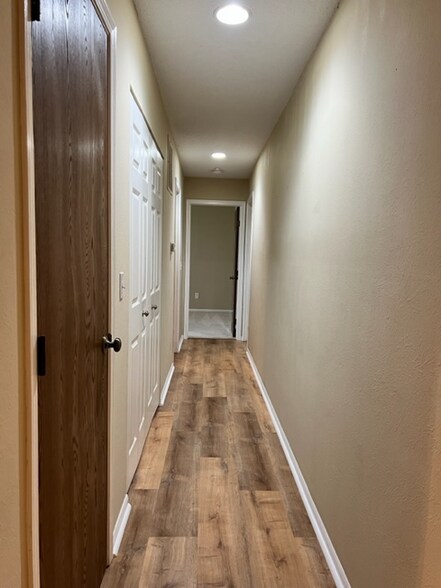 Building Photo - 5804 Ryewyck Dr