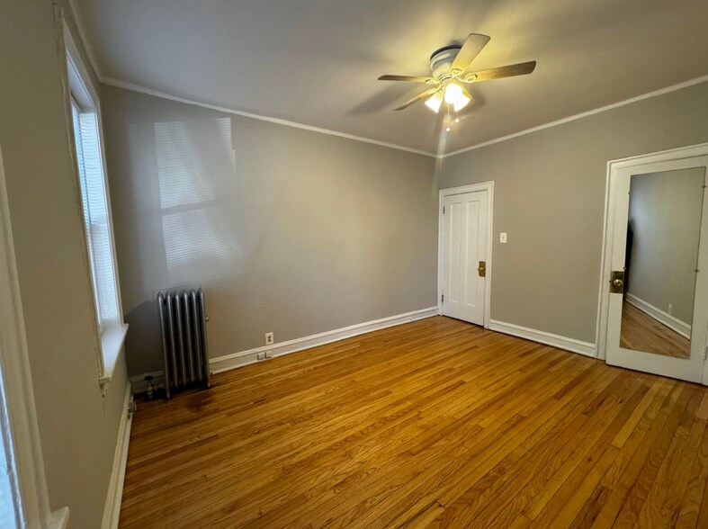 Bedroom 2 - 1507 W Schreiber Ave
