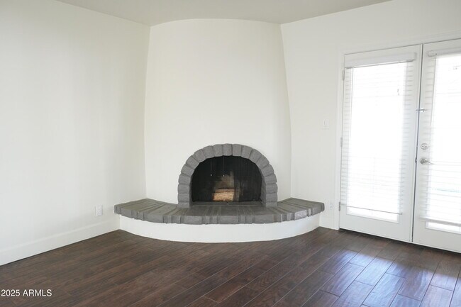 Building Photo - 8902 E Cholla St