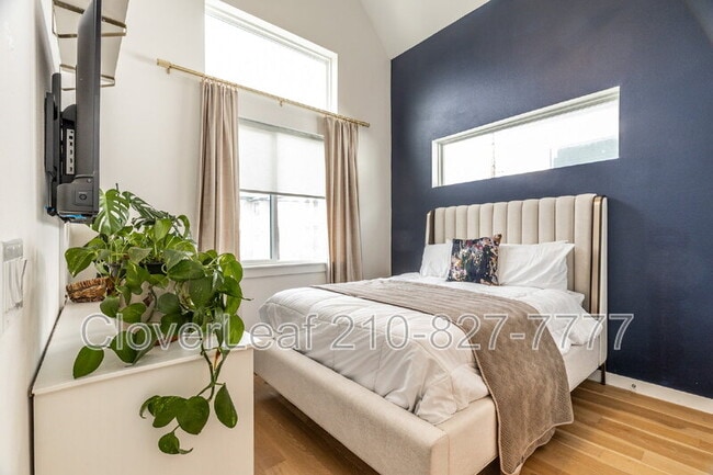 Building Photo - 102 Tendick St