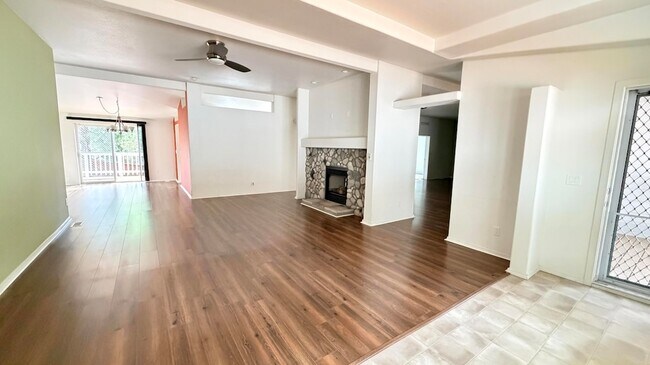 Building Photo - 25001 Rim Rock Rd