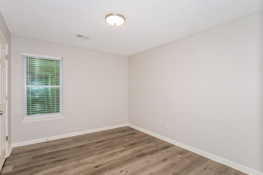 Building Photo - 330 Avery Jordan Cove