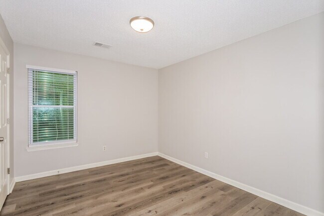 Building Photo - 330 Avery Jordan Cove