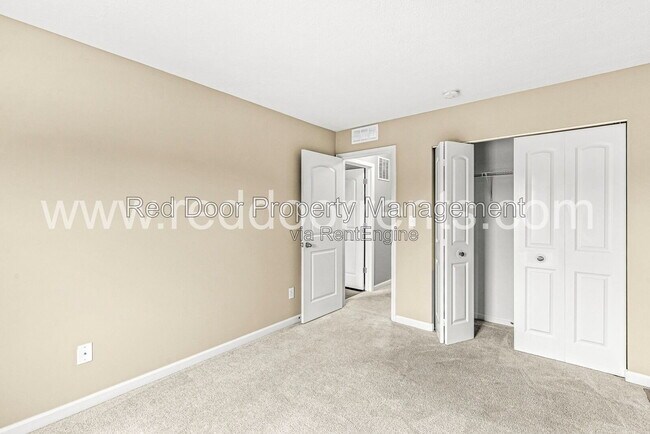 Building Photo - 6114 Pebblebrooke Rd