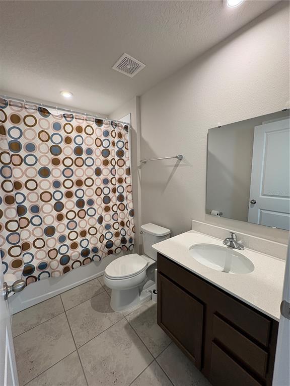 Building Photo - 1221 Lexington Ln