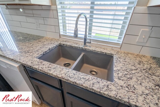 Building Photo - 3 Bedroom Home with Red Rock Views and Community Pool