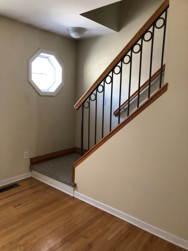 Stairs - 1536 Highland Ave
