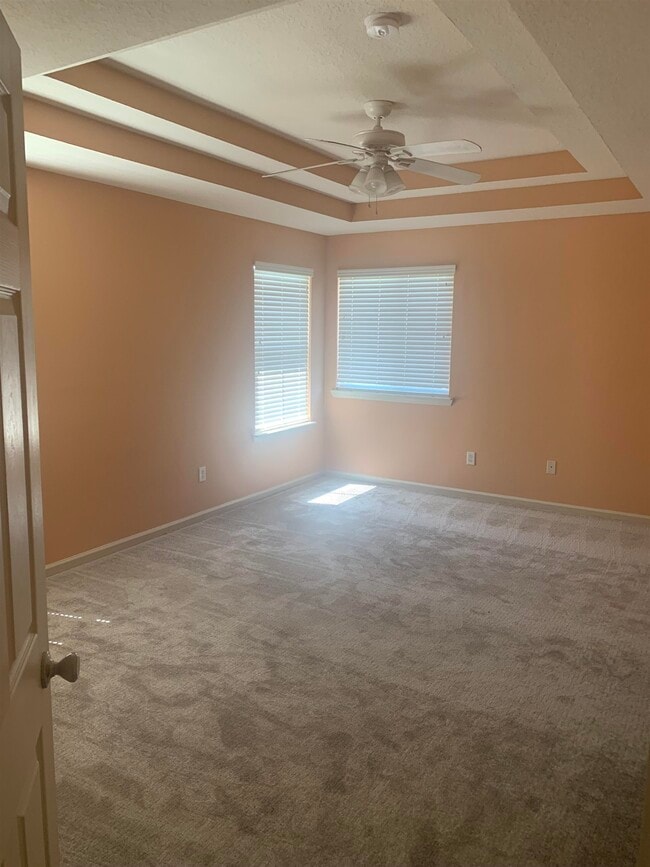 Building Photo - 200 Sienna Pl