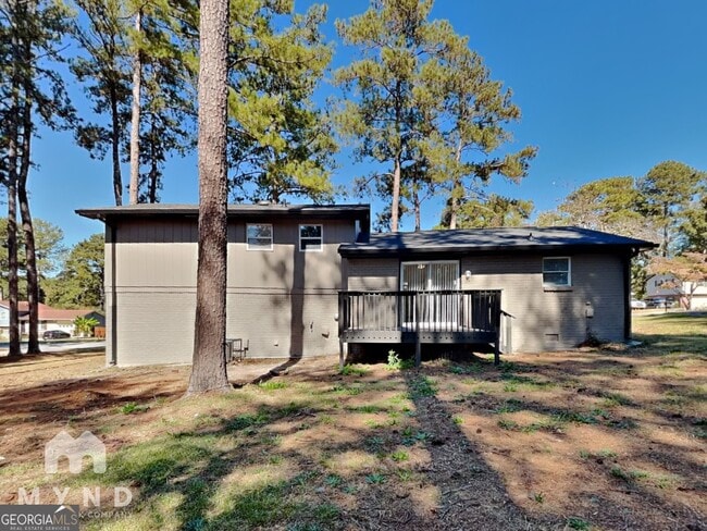 Building Photo - 2945 Botany Dr