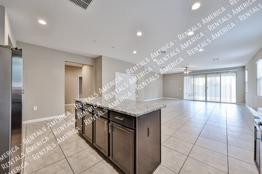 Building Photo - 30041 W Earll Dr
