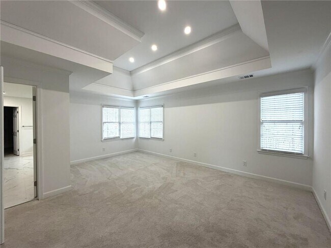 Building Photo - 4865 Chesterfield Ct