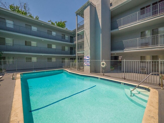 Building Photo - Stunning Upgraded 1 Bed/1 Bath with a Spacious Floorplan & Balcony!