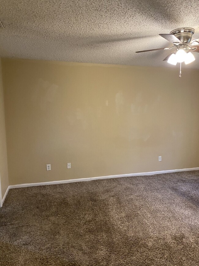 Building Photo - FOR RENT:  Charming 3-Bedroom Home with Sp...