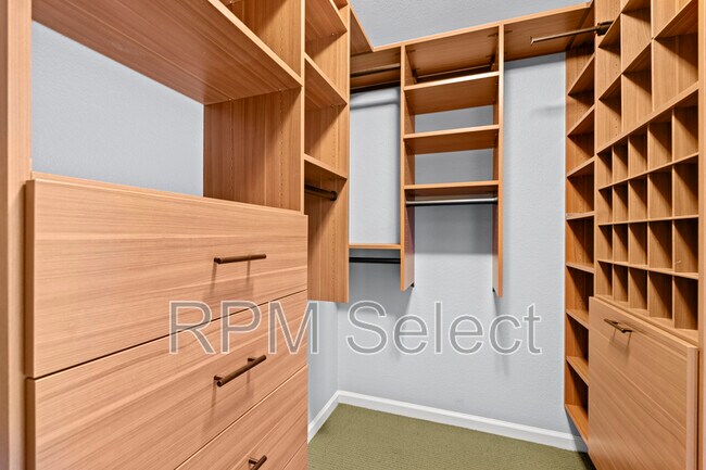 Building Photo - 5183 Bissett Way