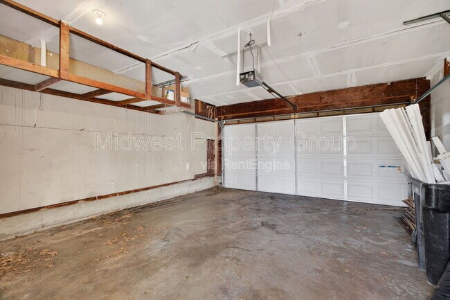 Building Photo - 2228 Duchess Dr