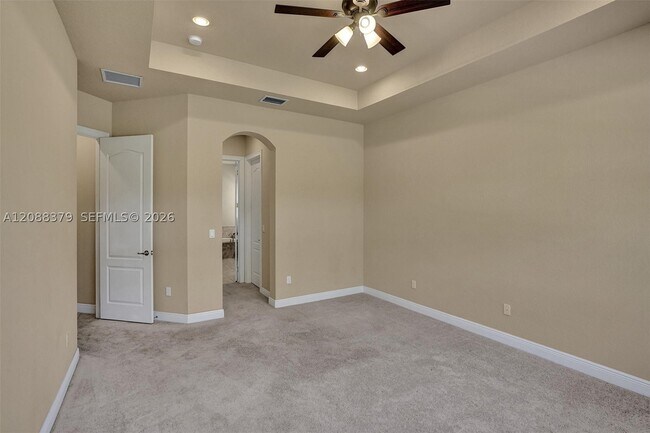 Building Photo - 10398 Waterside Ct
