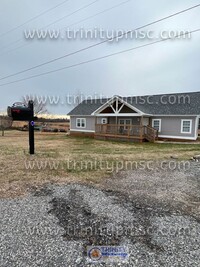 Building Photo - NEWLY UPDATED!! Ready and waiting for you!