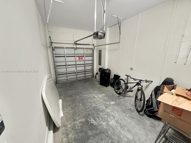Building Photo - 4386 NW 80th Ct