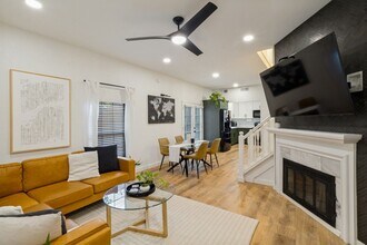 Building Photo - Modern & Stylish Loft Style 2 Bedroom Condo in Oaklawn!