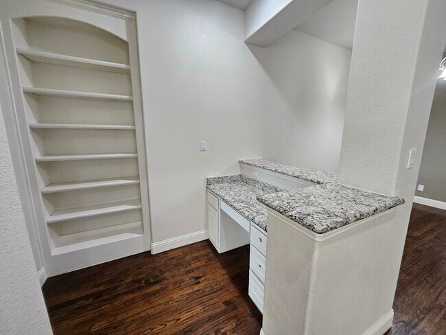 Building Photo - Charming 4 beds 3 baths in Argyle!