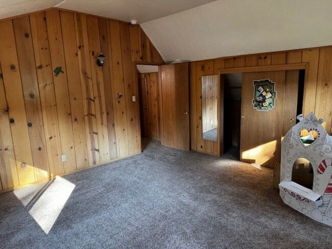 Building Photo - Mountain Home with Style