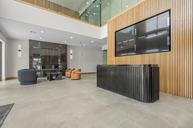 Building Photo - 9 John St