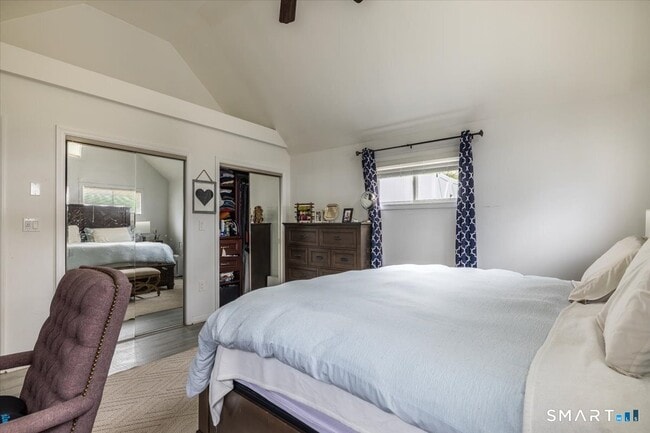 Building Photo - 56 Linden St