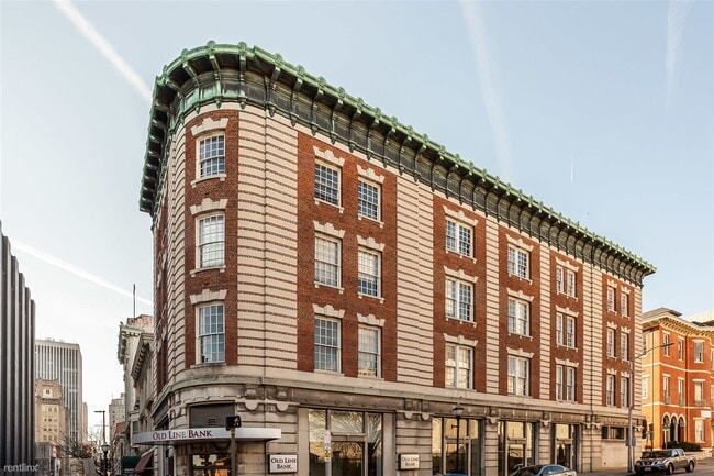 Building Photo - 344 N Charles St