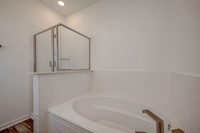 Building Photo - 7134 Glennwick Grv Ln