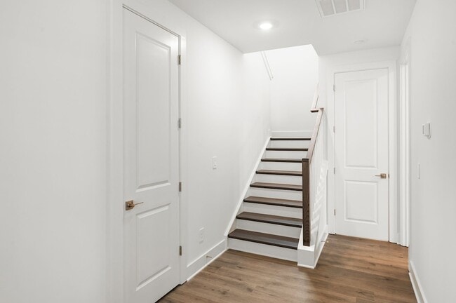 Building Photo - 3040 Poplar Farms Dr