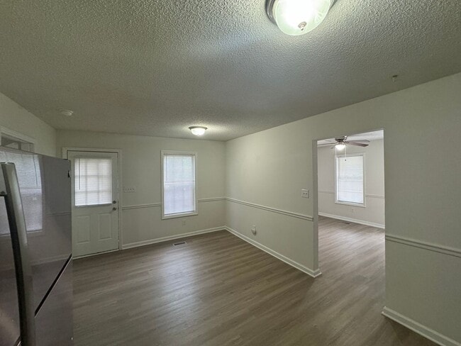 Building Photo - 126 Woodside Ave