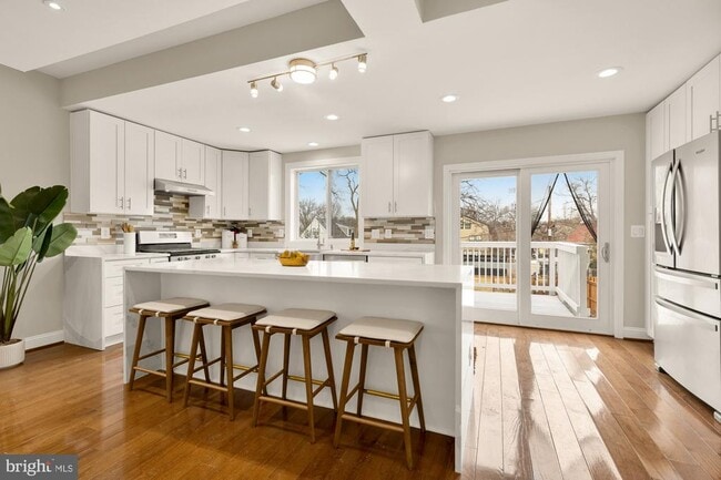 Building Photo - 2228 Kearny St NE