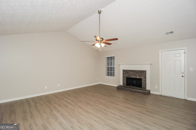 Building Photo - 5922 Farmbrook Ln