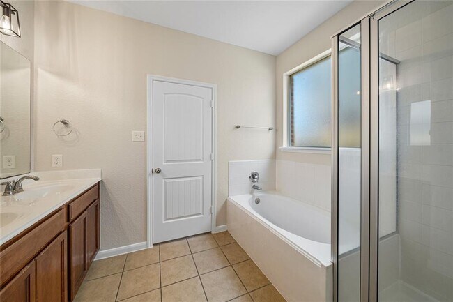 Building Photo - 6139 Sierra Springs Ln