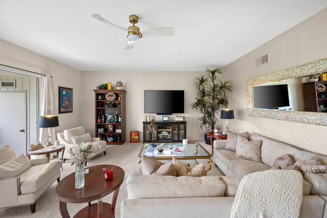 Building Photo - 45690 Pawnee Rd