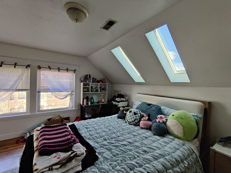 Building Photo - 51 Gardner St