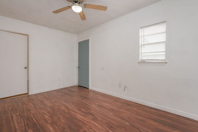 Building Photo - 209 N Mississippi St