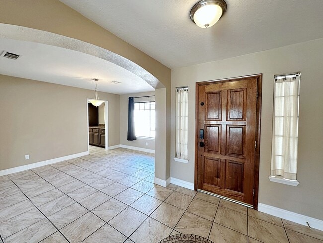 Building Photo - Green Valley Luxury Single Story: Pool, Putting Green, & 4 Bedrooms