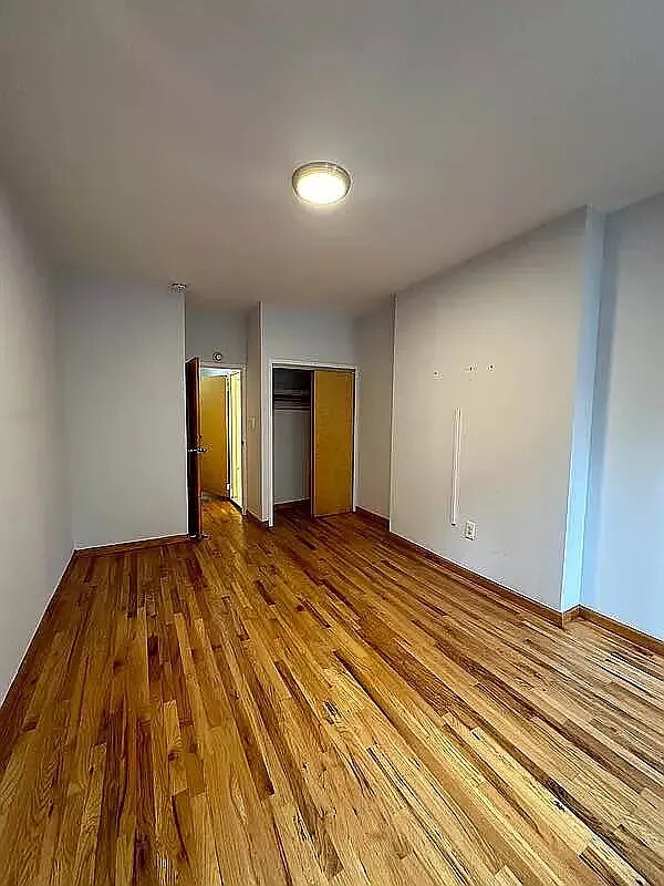 Building Photo - 3 bedroom in NYC NY 10036