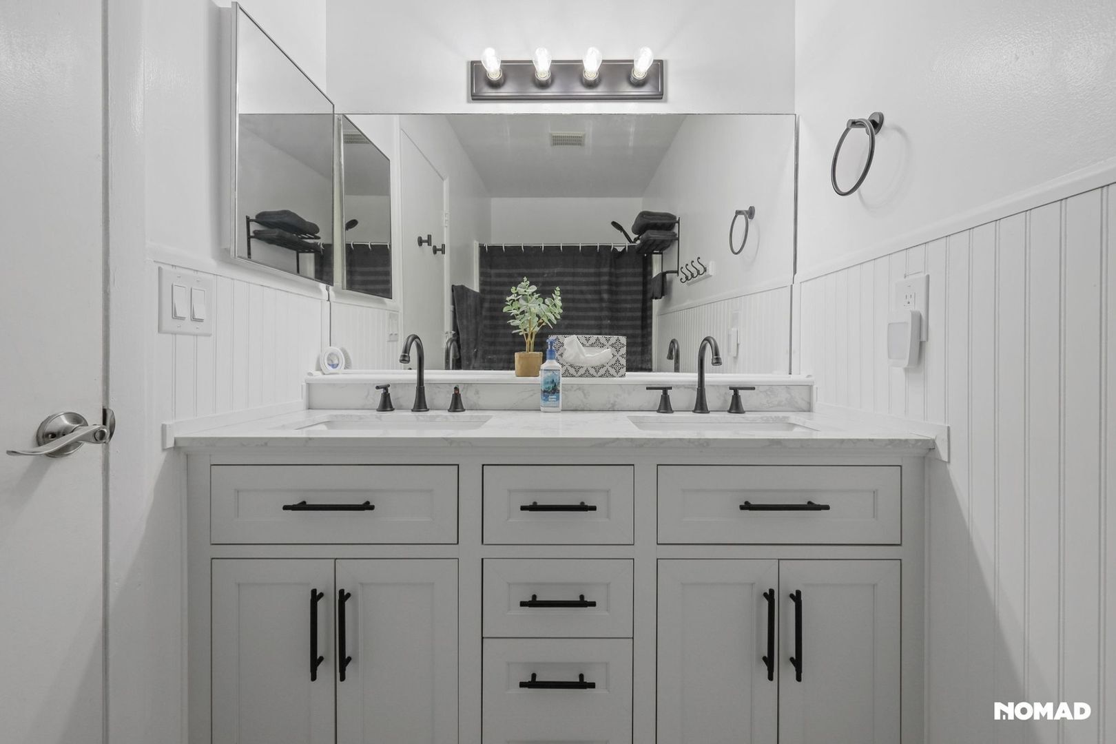 Building Photo - 4067 NW Cinnamon Tree Cir