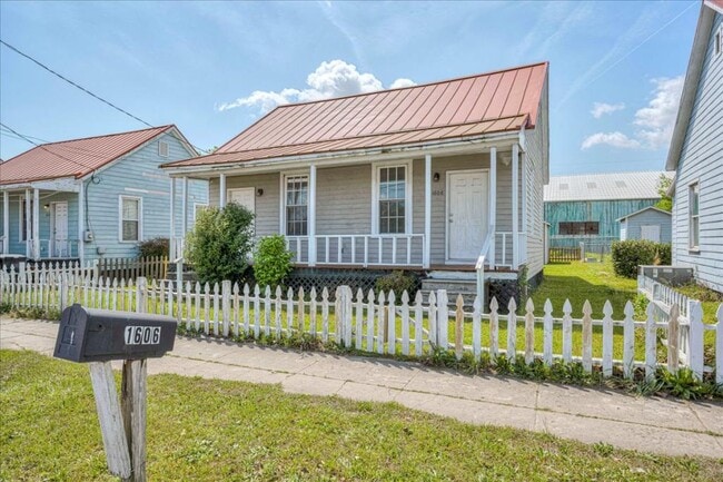 Building Photo - 1606 Broad St